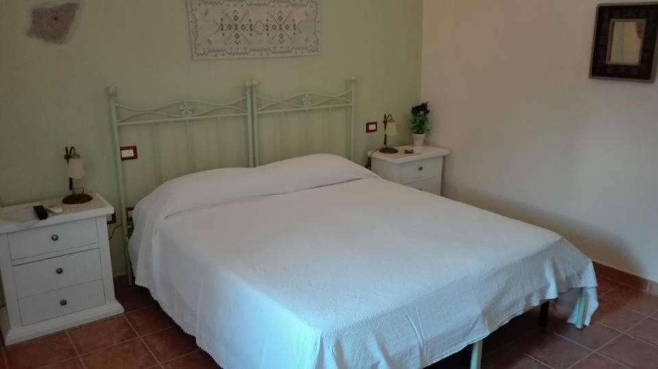 B&B Domu Delunas Giba Экстерьер фото