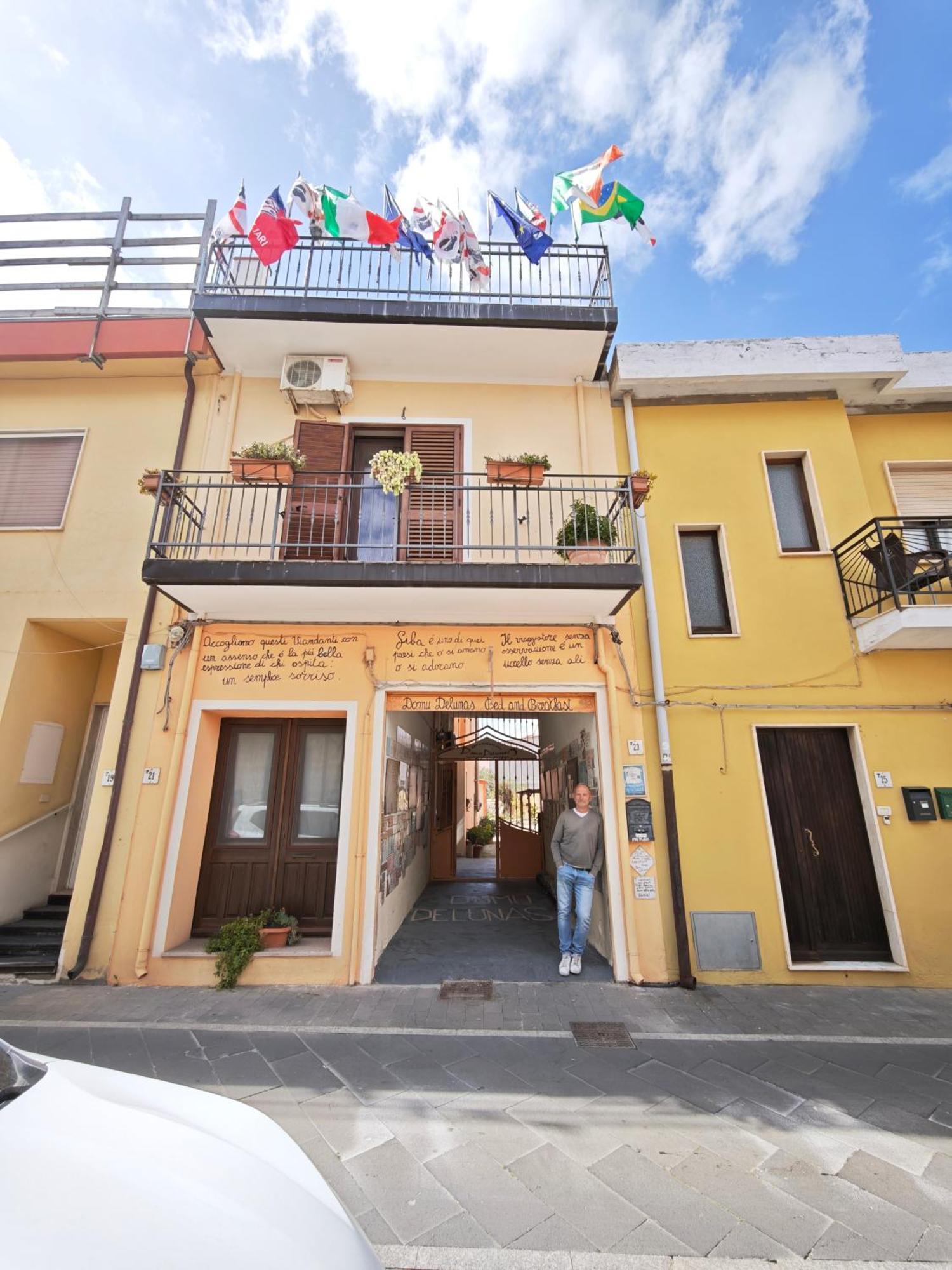 B&B Domu Delunas Giba Экстерьер фото