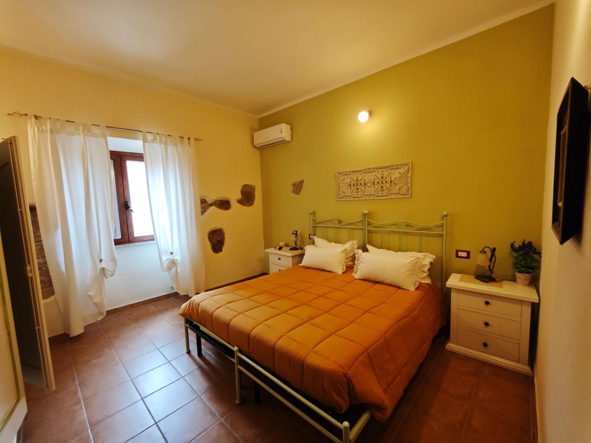 B&B Domu Delunas Giba Экстерьер фото